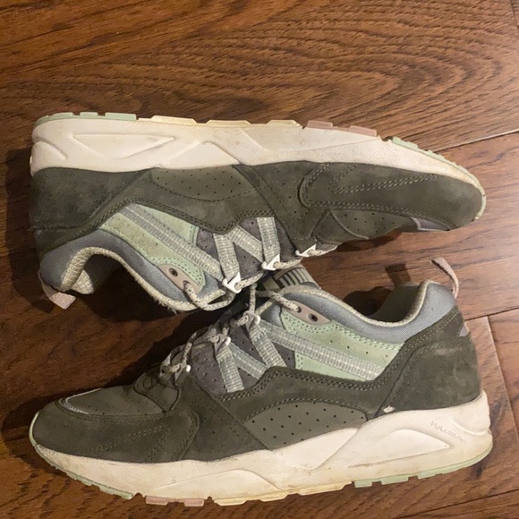 Some comfy walkin shoe karhus 🤤 these suckers will take you the distance - Picture 2 of 2